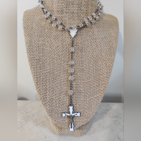 Vintage MCM Silver and Enamel Catholic Rosary Original Box - Picture 7 of 15